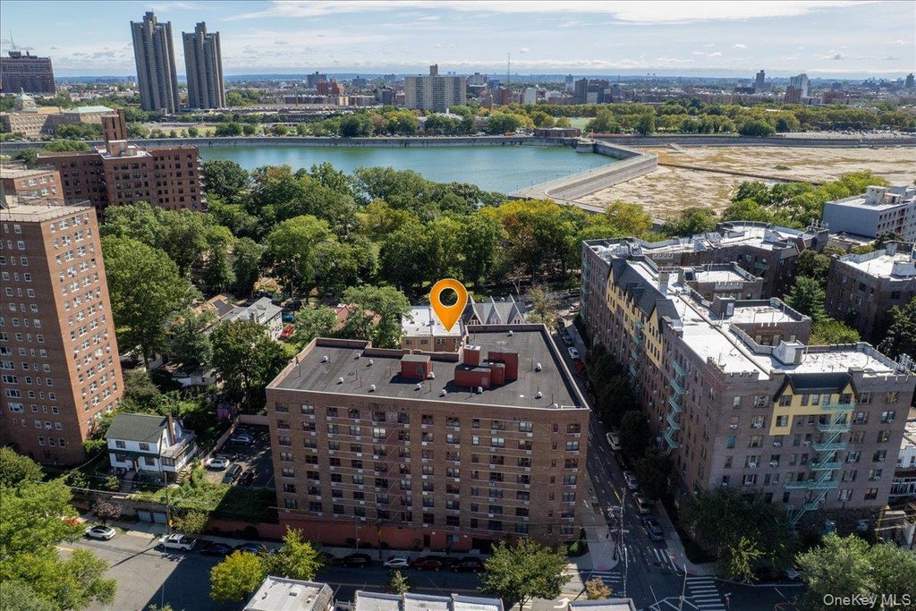 Photo of 75 W 238th Street #2D, Bronx, NY 10463 (MLS # 1054155)