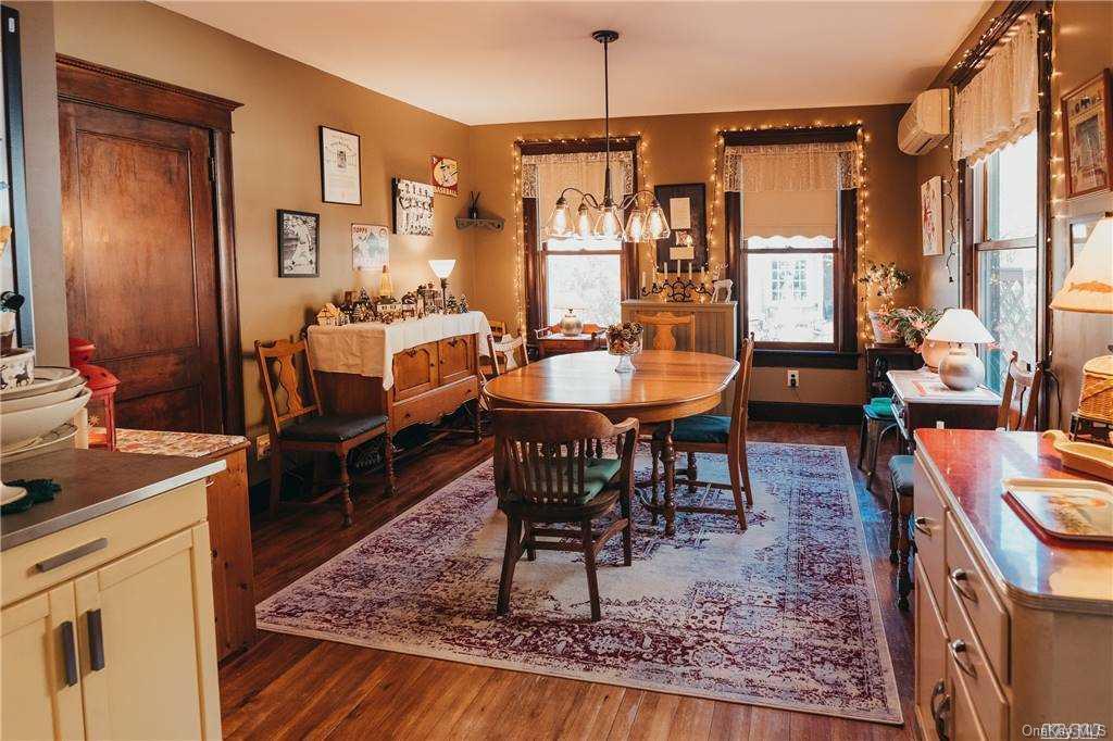 611 High Street, Port Jefferson, New York image 39