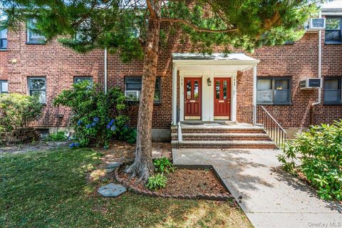 16-37 Utopia Parkway Unit 2-33, Whitestone, NY 11357 - MLS#: 893719