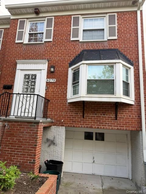 Condo For Sale - 6275 Douglaston Parkway #11<br/> Little Neck, NY 11362