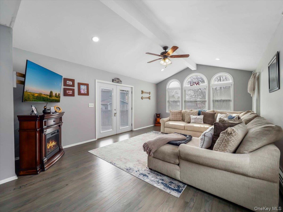 35 Hillside Avenue