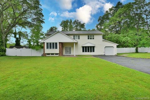 6 Attridge Court Melville NY 11747