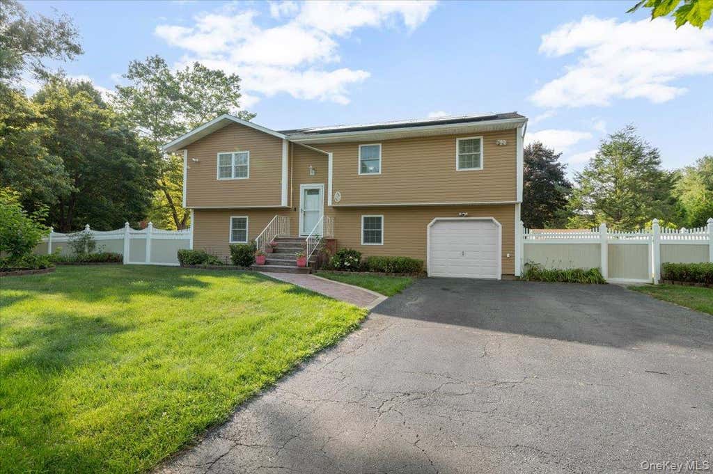 Photo of 17 Nottingham Drive, Wheatley Heights, NY 11798 (MLS # 1015779)