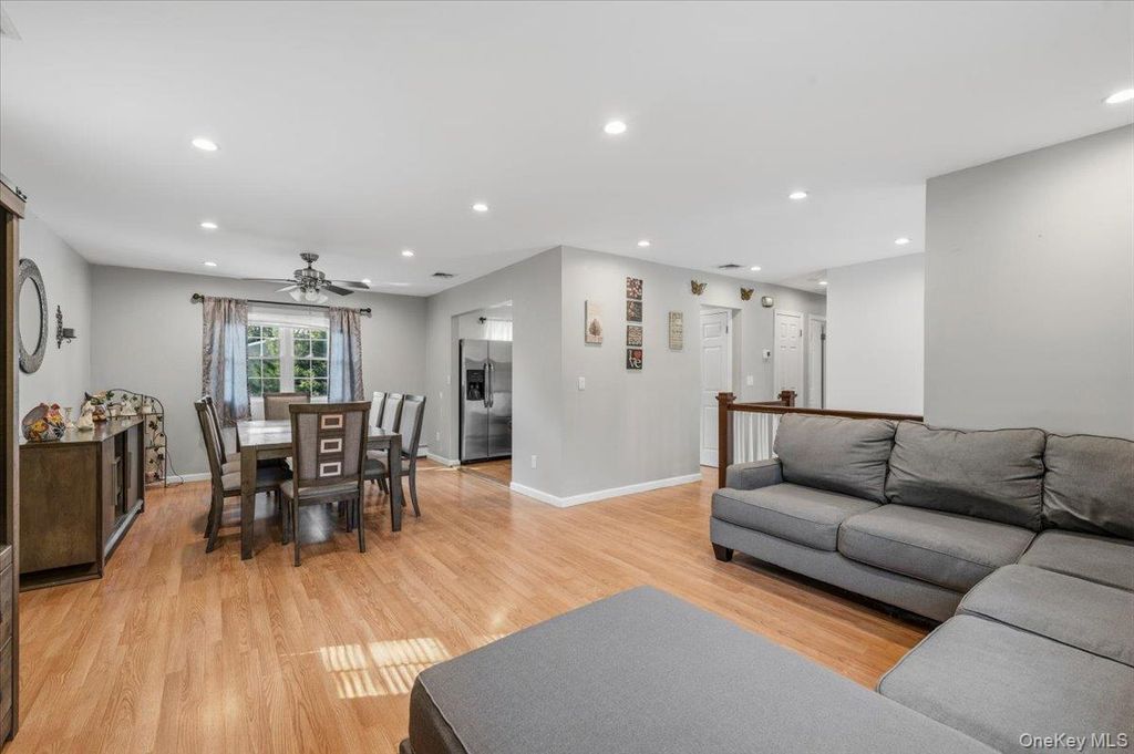 Photo of 17 Nottingham Drive, Wheatley Heights, NY 11798 (MLS # 1015779)