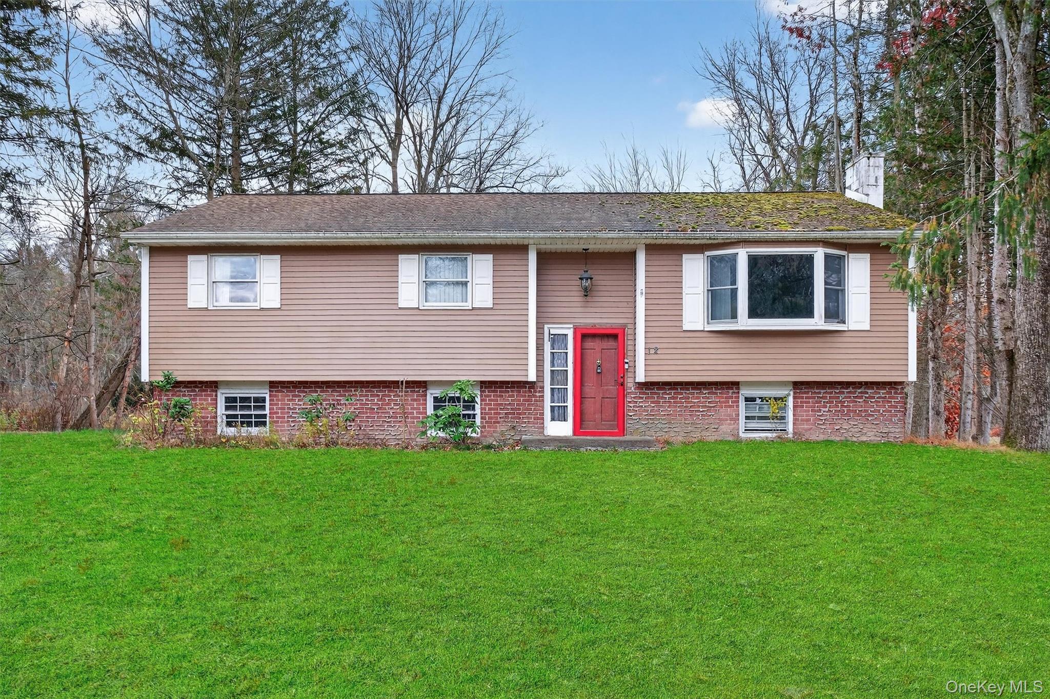 Hyde Park, New York 12538, United States, 4 Bedrooms Bedrooms, ,2 BathroomsBathrooms,Residential,Active,251919