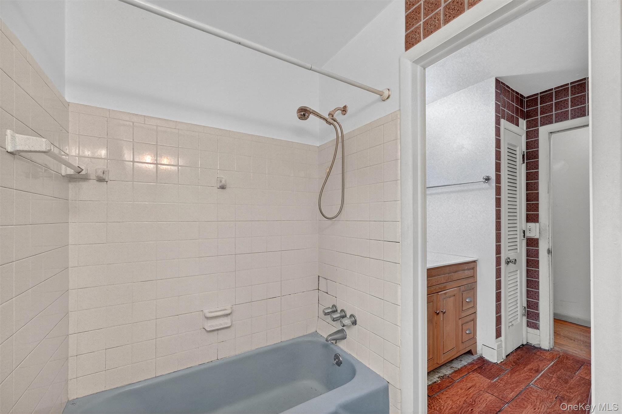 Hyde Park, New York 12538, United States, 4 Bedrooms Bedrooms, ,2 BathroomsBathrooms,Residential,Active,251919