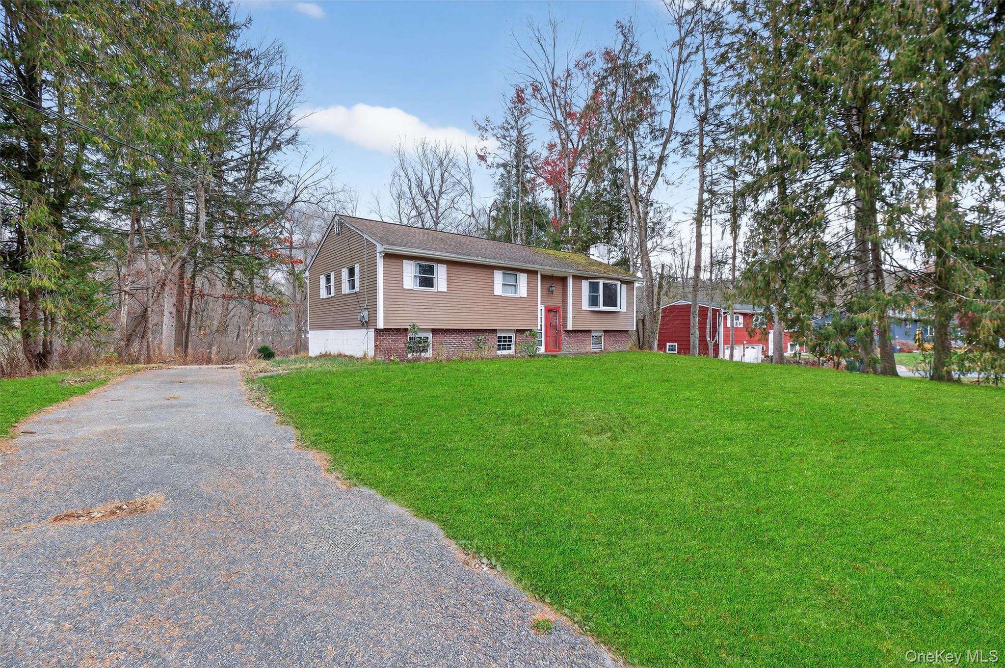 Hyde Park, New York 12538, United States, 4 Bedrooms Bedrooms, ,2 BathroomsBathrooms,Residential,Active,251919