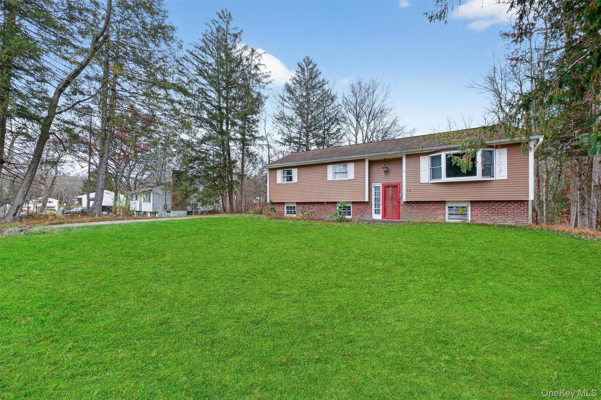 Hyde Park, New York 12538, United States, 4 Bedrooms Bedrooms, ,2 BathroomsBathrooms,Residential,Active,251919