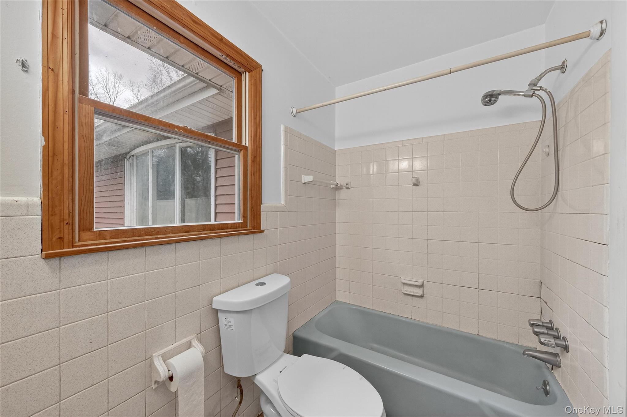 Hyde Park, New York 12538, United States, 4 Bedrooms Bedrooms, ,2 BathroomsBathrooms,Residential,Active,251919