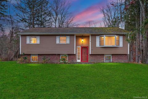 Homes For Sale - 12 Robert Drive<br/> Hyde Park, NY 12538