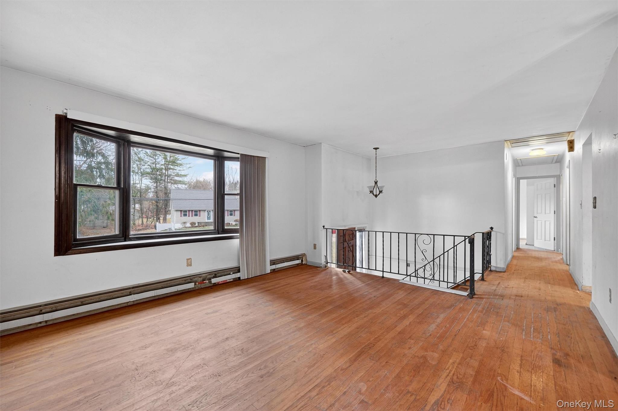 Hyde Park, New York 12538, United States, 4 Bedrooms Bedrooms, ,2 BathroomsBathrooms,Residential,Active,251919