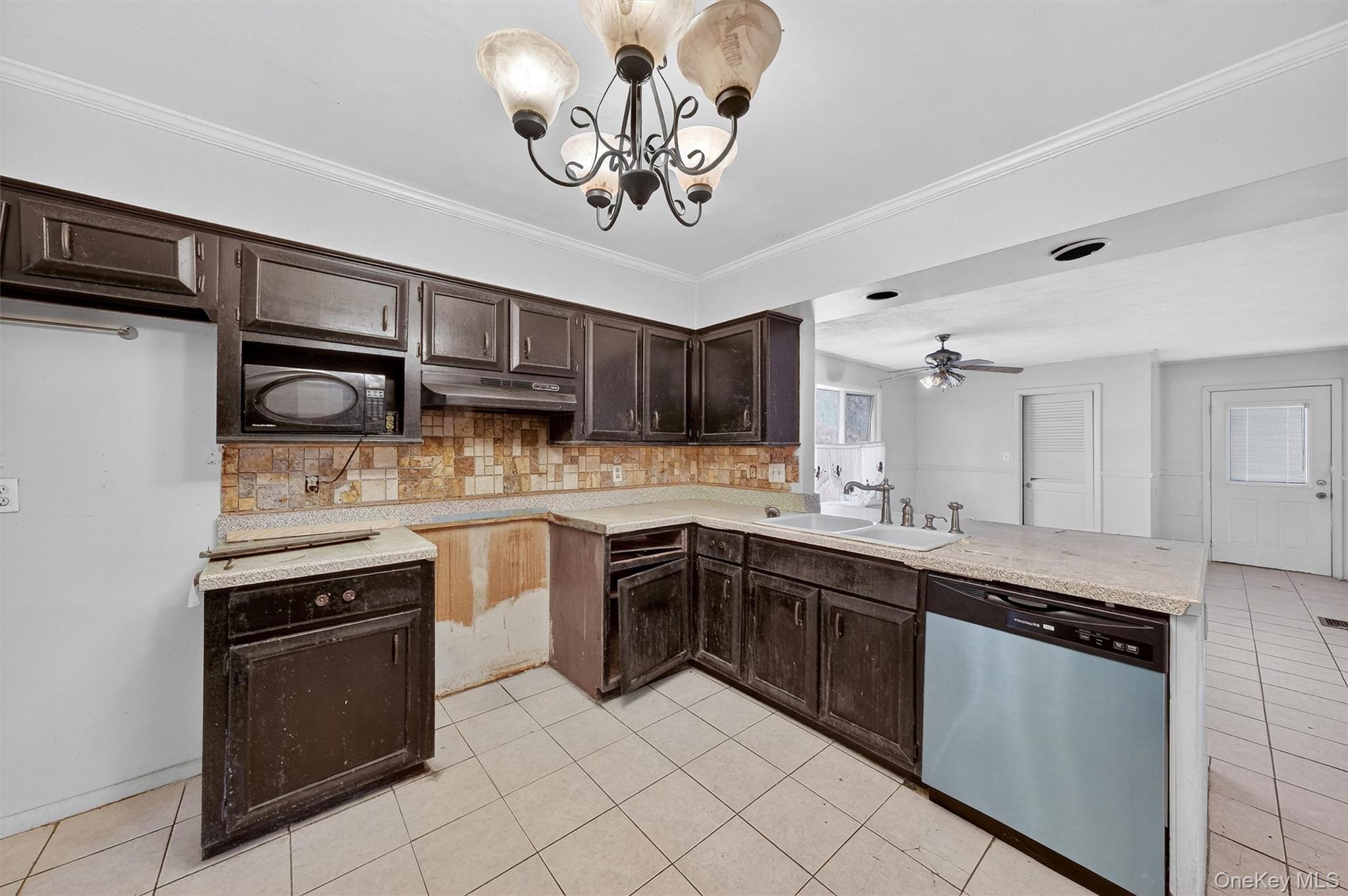 Hyde Park, New York 12538, United States, 4 Bedrooms Bedrooms, ,2 BathroomsBathrooms,Residential,Active,251919