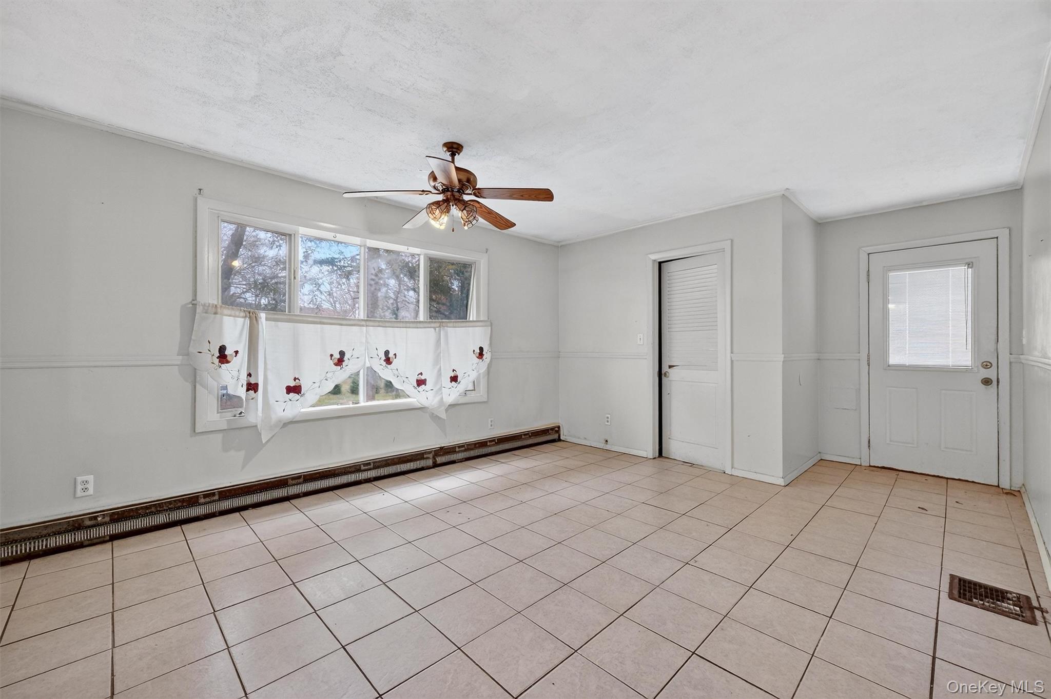 Hyde Park, New York 12538, United States, 4 Bedrooms Bedrooms, ,2 BathroomsBathrooms,Residential,Active,251919