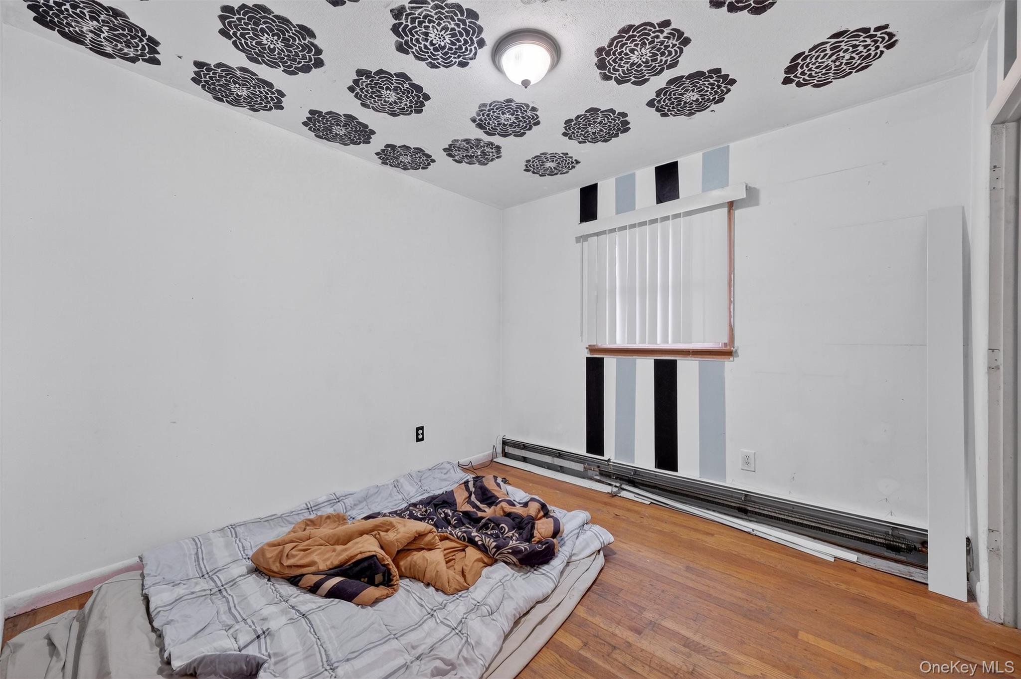 Hyde Park, New York 12538, United States, 4 Bedrooms Bedrooms, ,2 BathroomsBathrooms,Residential,Active,251919