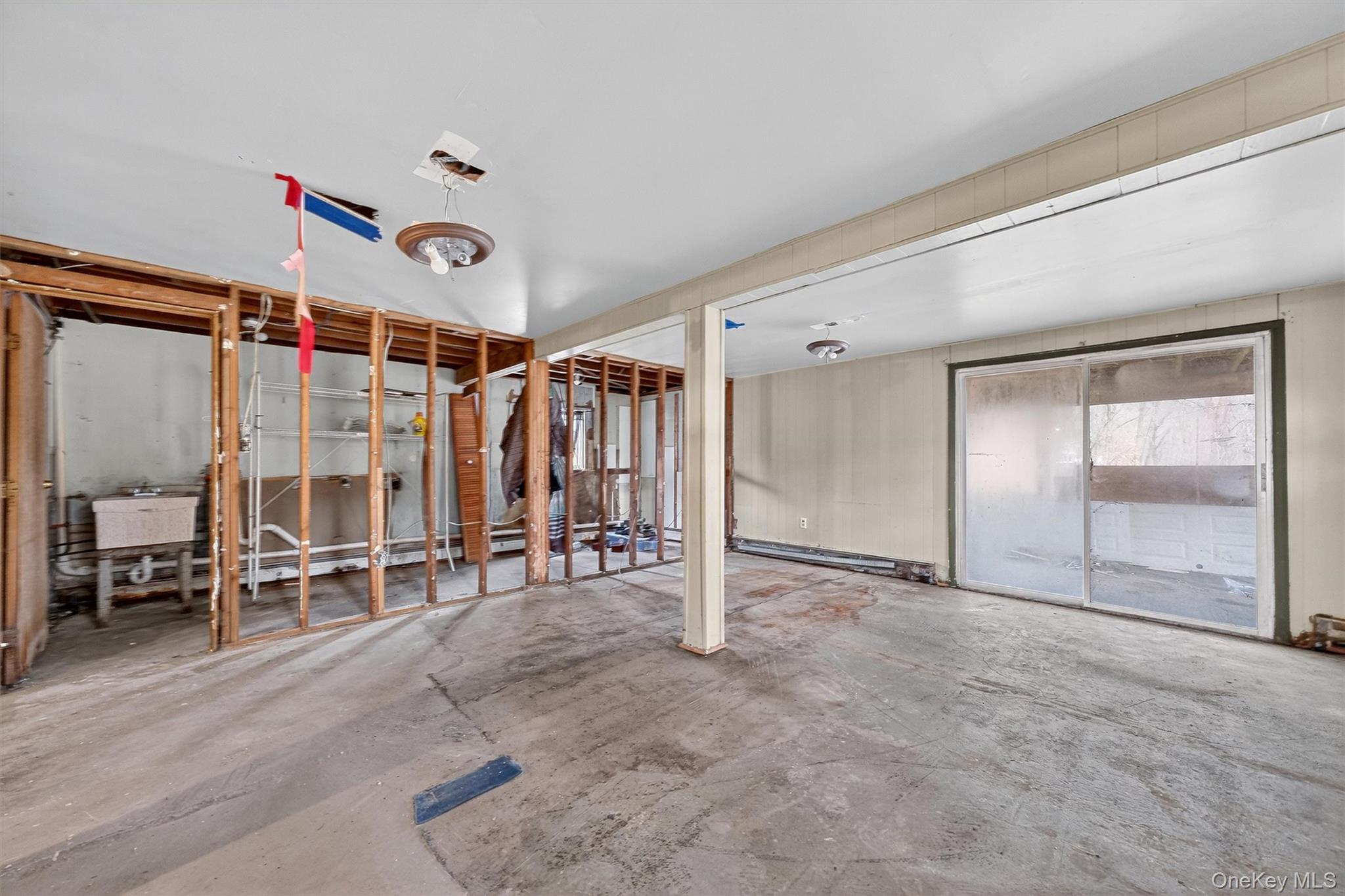 Hyde Park, New York 12538, United States, 4 Bedrooms Bedrooms, ,2 BathroomsBathrooms,Residential,Active,251919