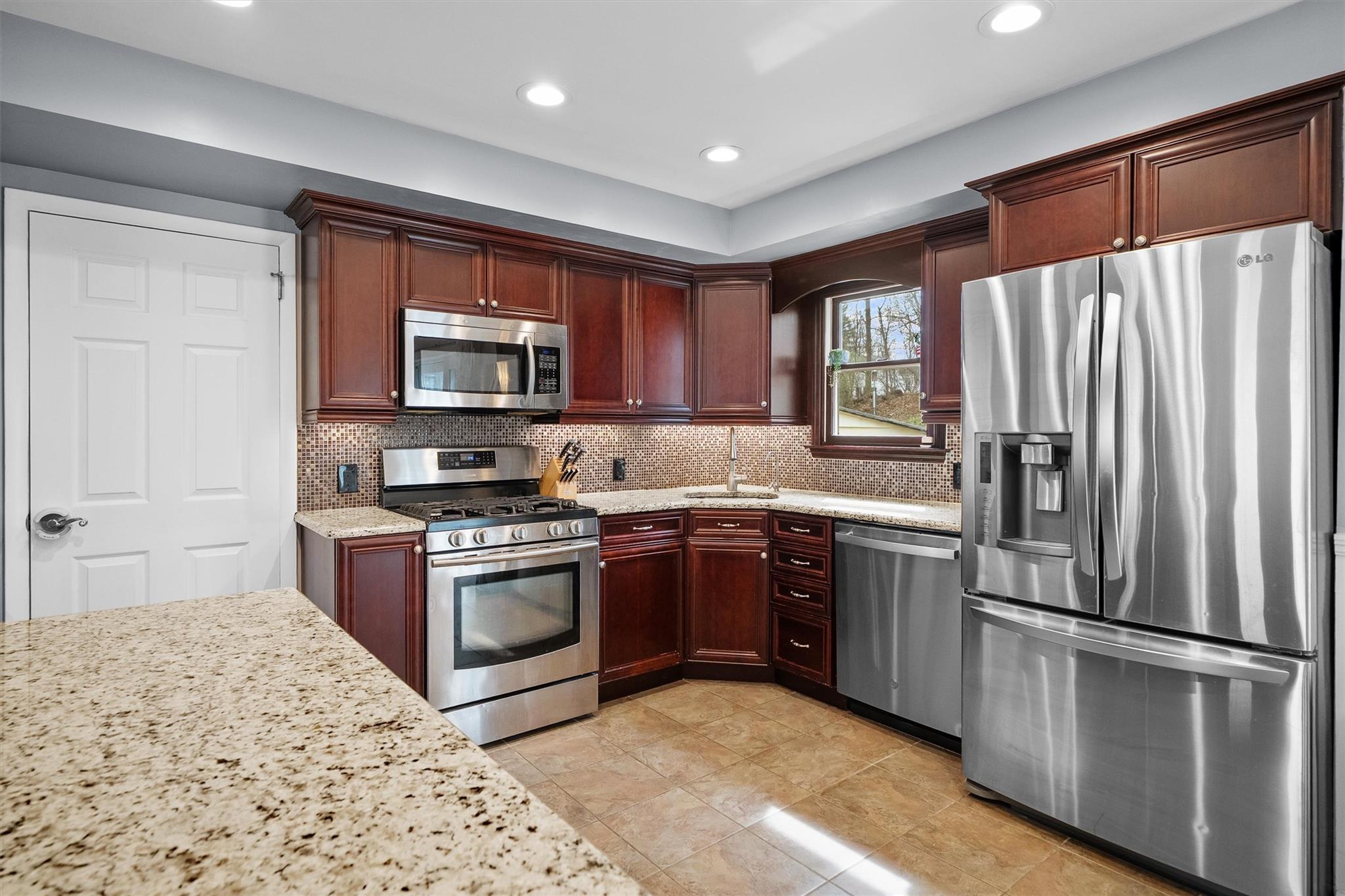 17 Birch Drive, Nanuet, New York image 6