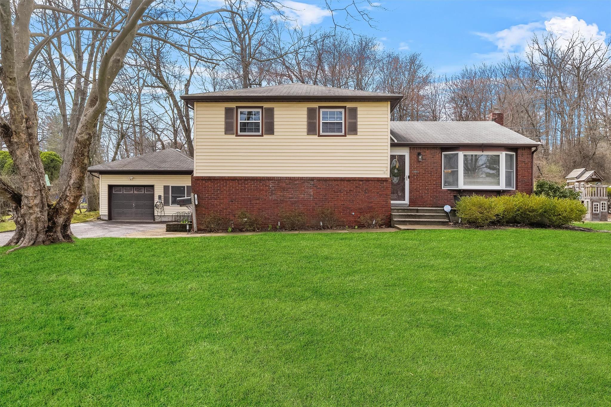 17 Birch Drive, Nanuet, New York image 1