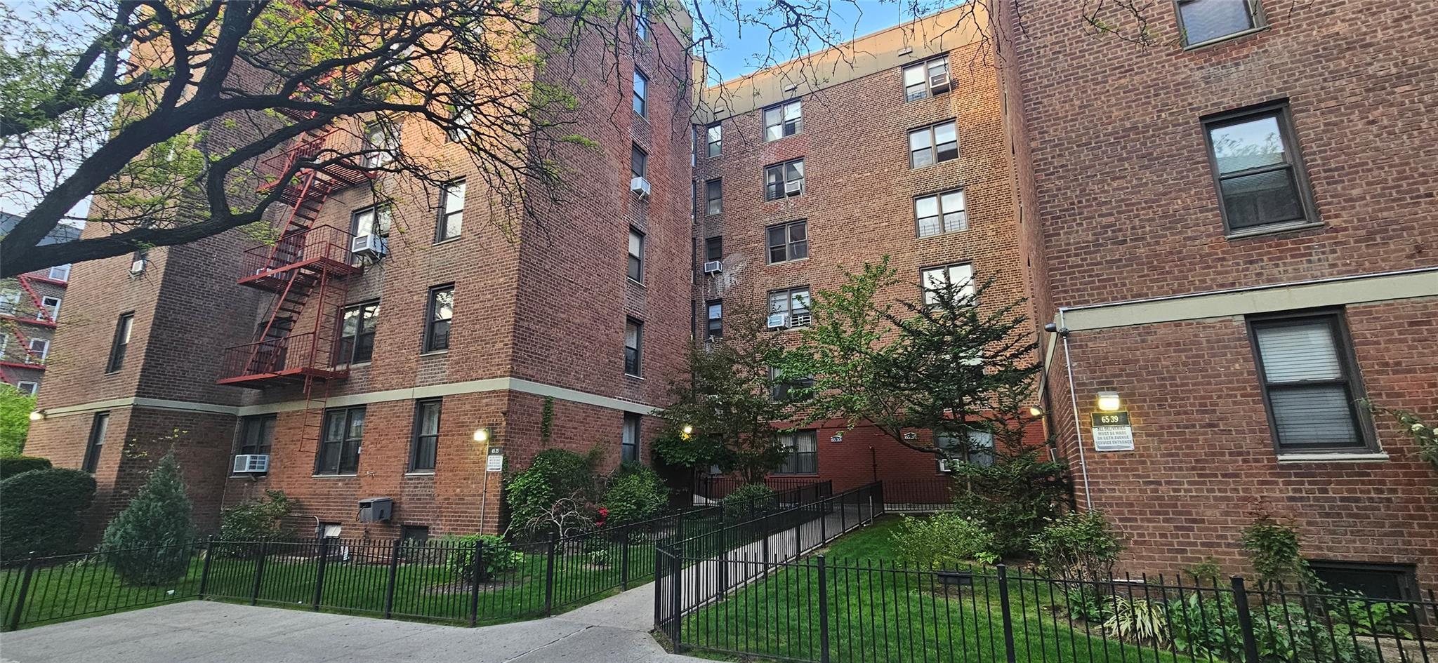 Property for Sale at 108th Street B15, Forest Hills, Queens, NY - Bedrooms: 2 
Bathrooms: 1 
Rooms: 4  - $338,000