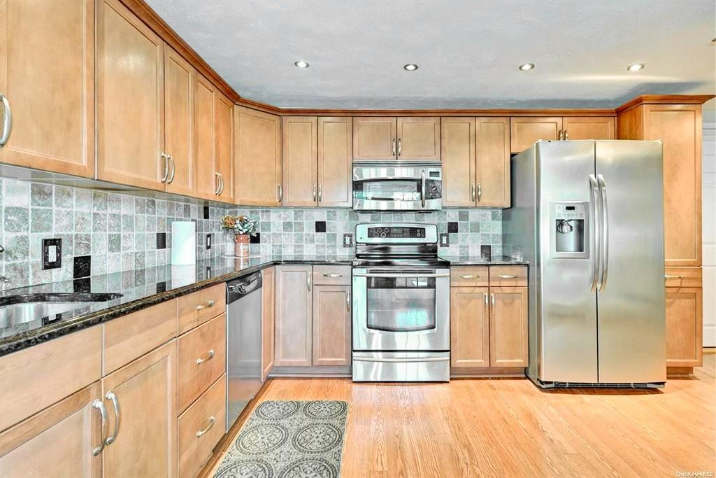 69 Nathan Drive, Bohemia, New York image 19