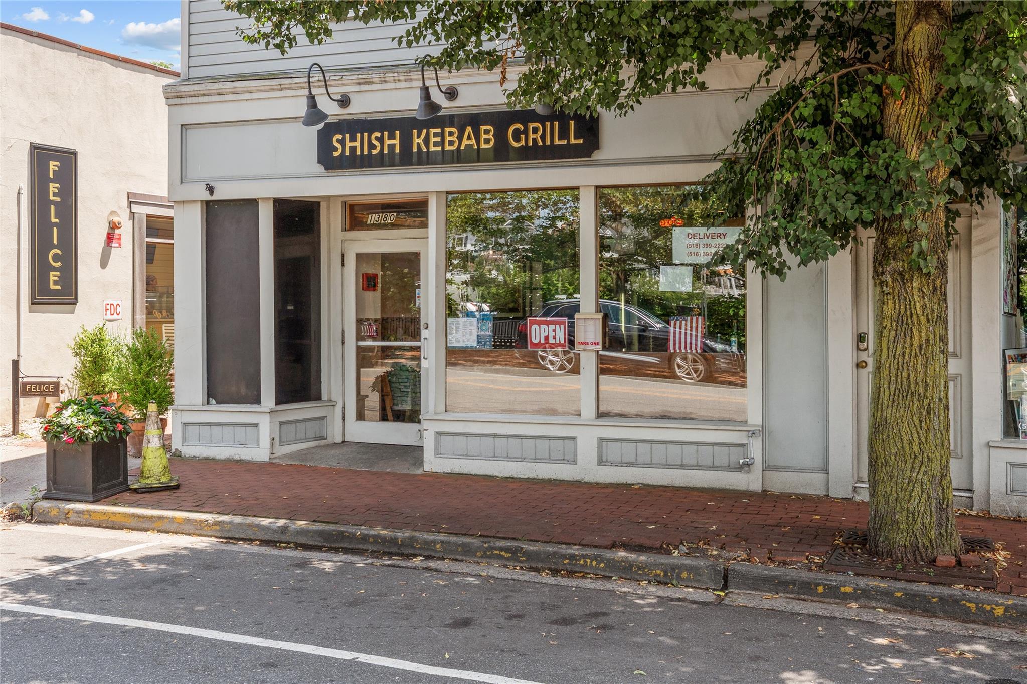 1380 Old Northern Boulevard 1378