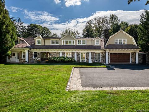 1054 Plandome Road Manhasset NY 11030