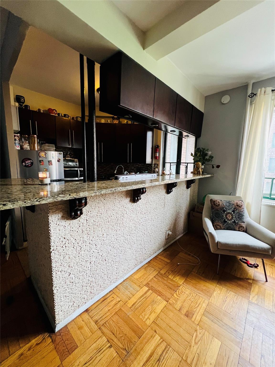 89 Metropolitan Oval 7B