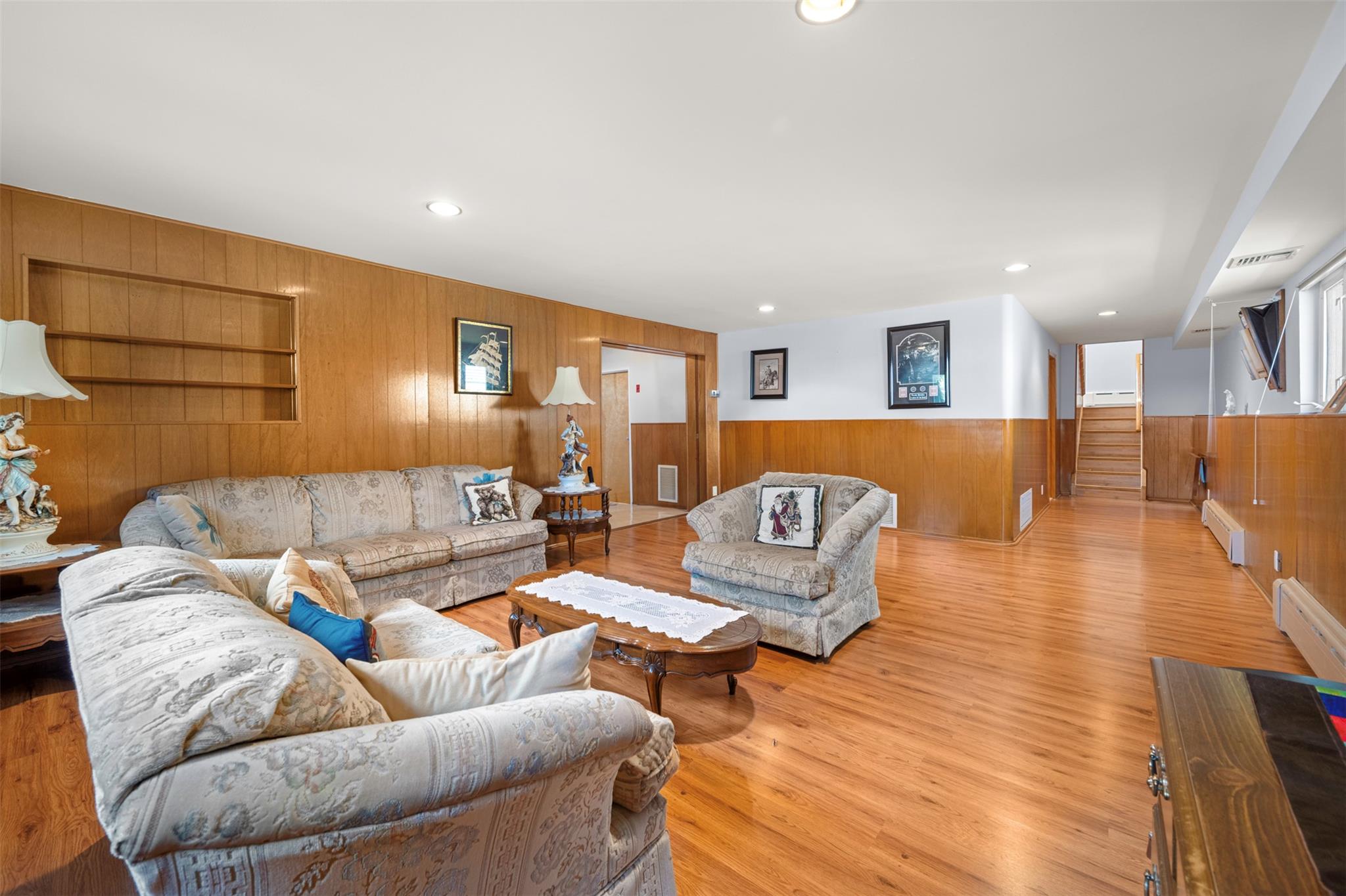 70 Monterey Drive, Manhasset Hills, New York image 20