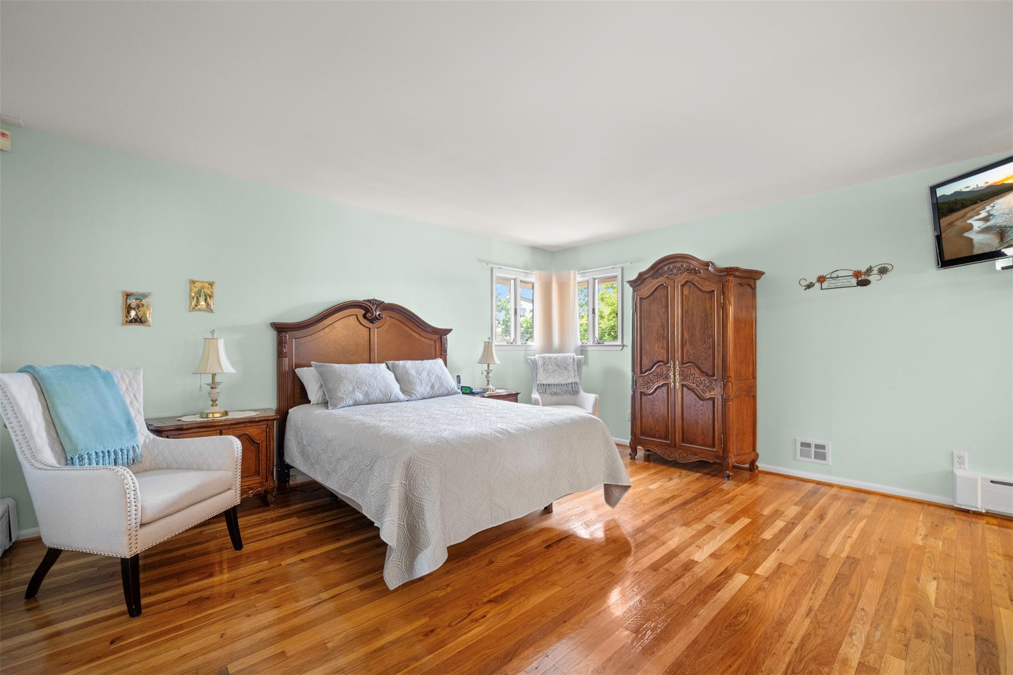 70 Monterey Drive, Manhasset Hills, New York image 15