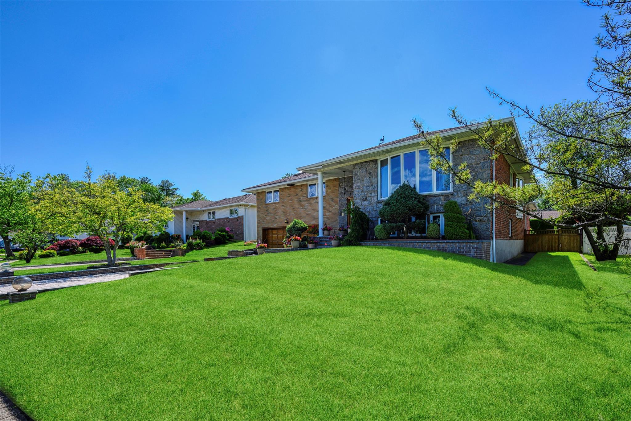 70 Monterey Drive, Manhasset Hills, New York image 2