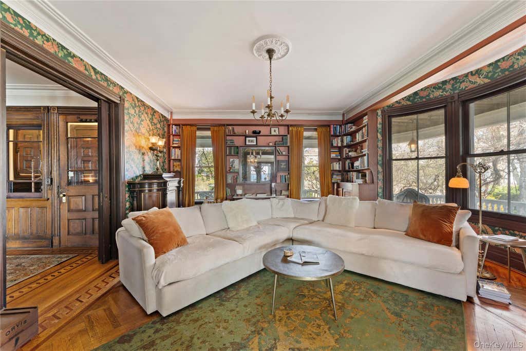 Photo of 28 Hamilton Avenue, Ossining, NY 10562 (MLS # 1013182)