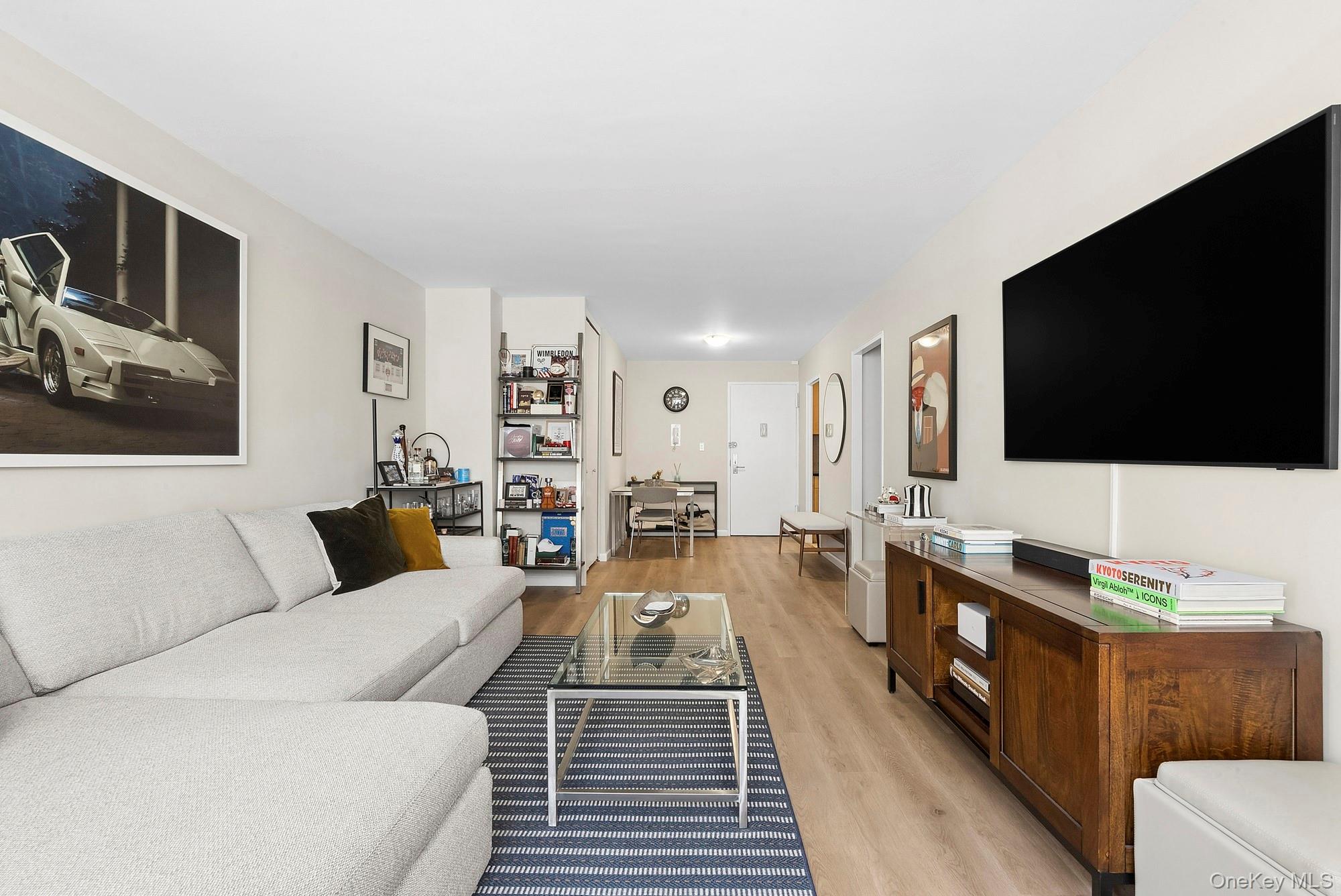 130 E 18th Street 10V