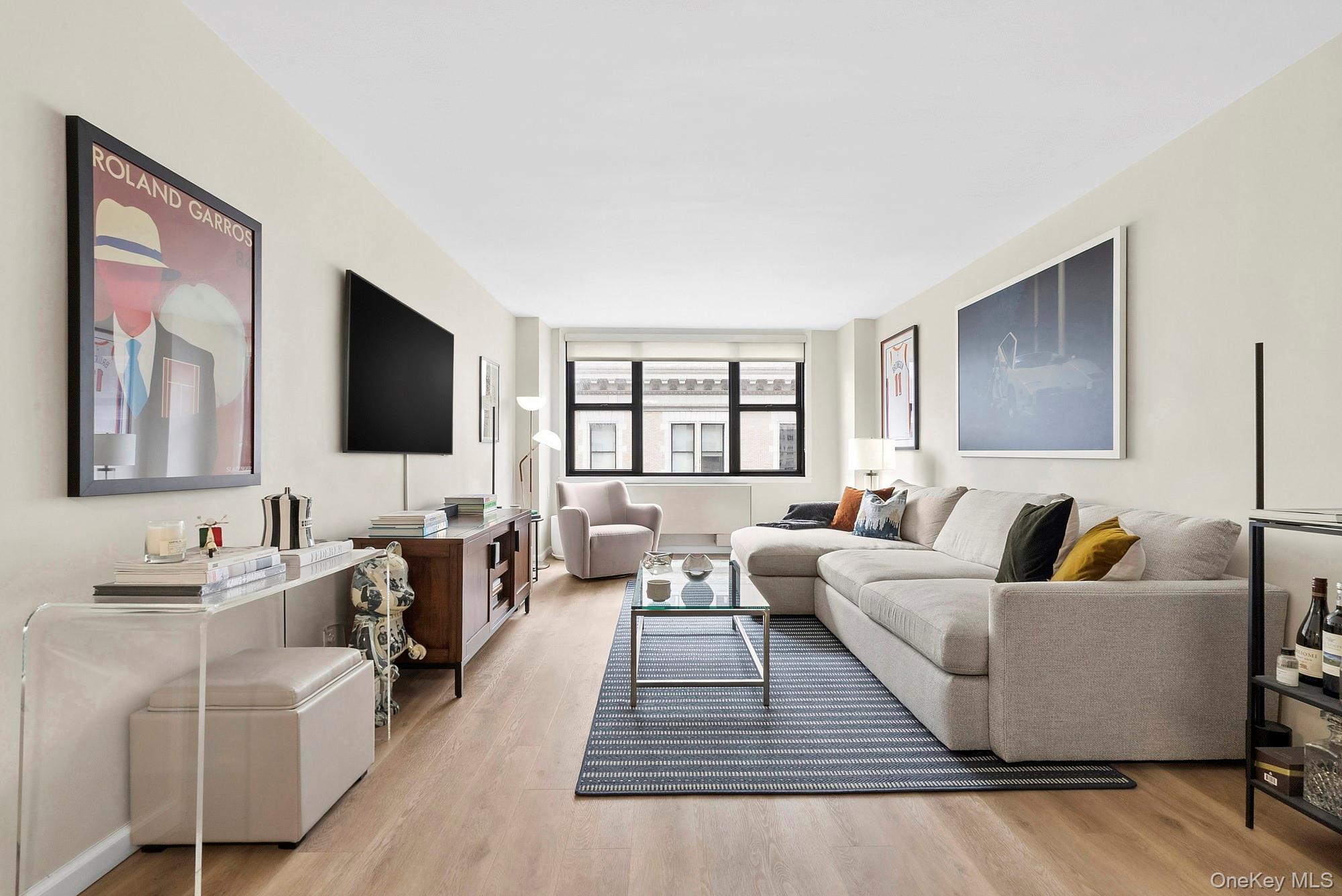 130 E 18th Street 10V