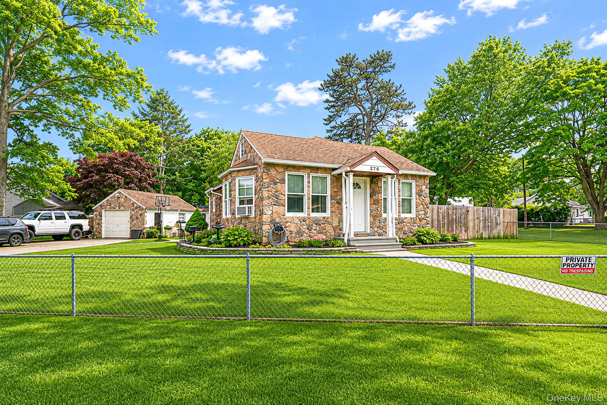 276 Dogwood Road W