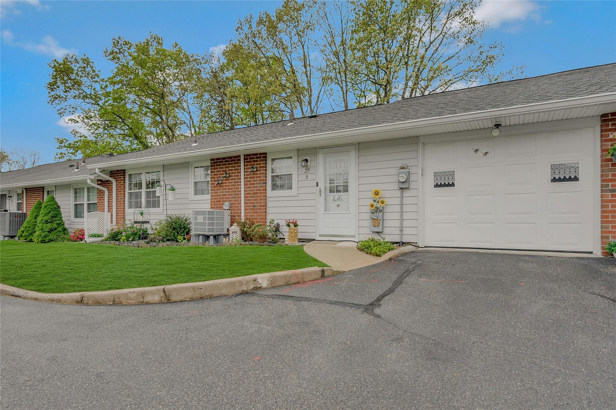 29 Trent Court #B, Ridge, New York image 2