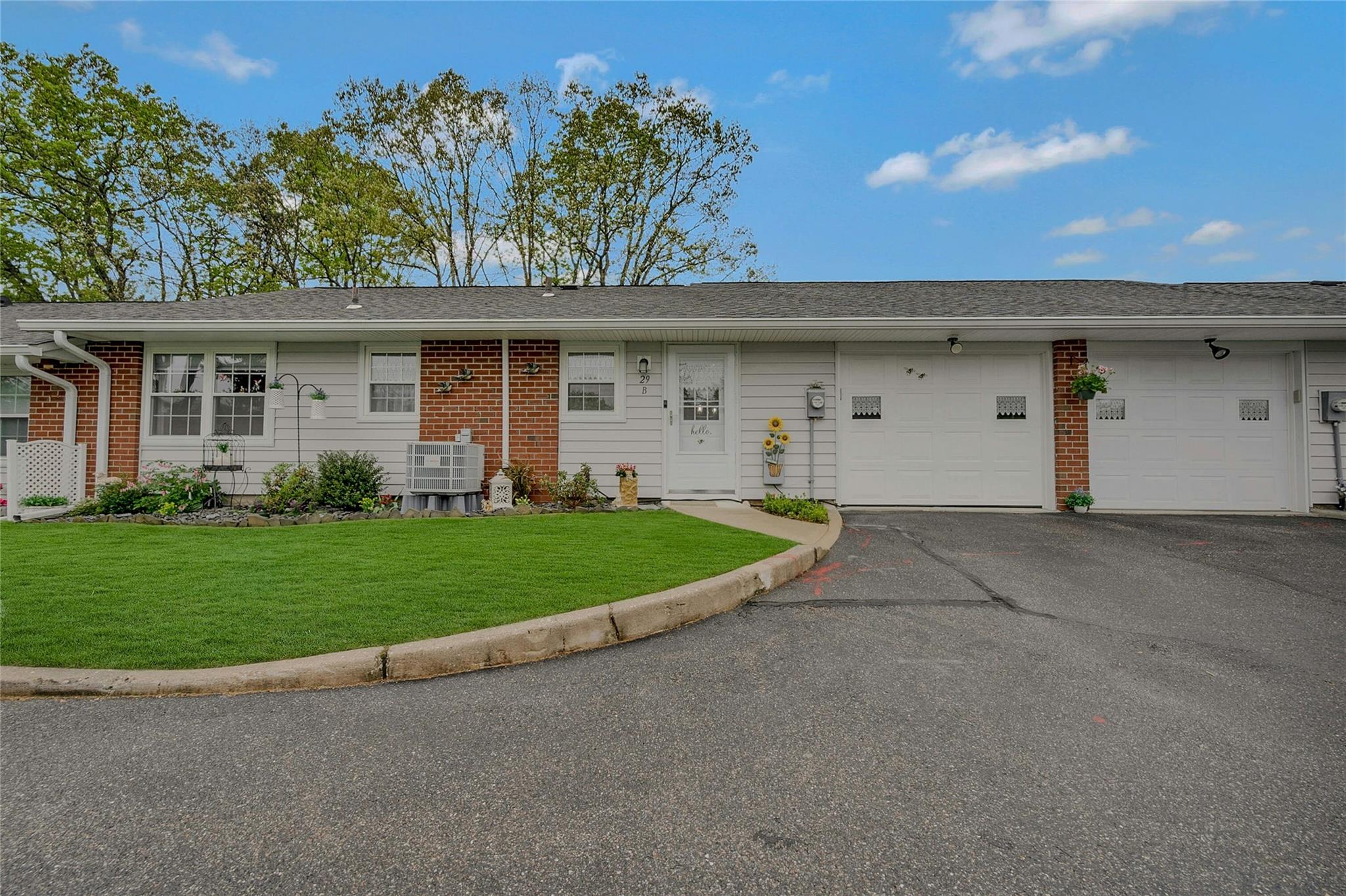 29 Trent Court #B, Ridge, New York image 4