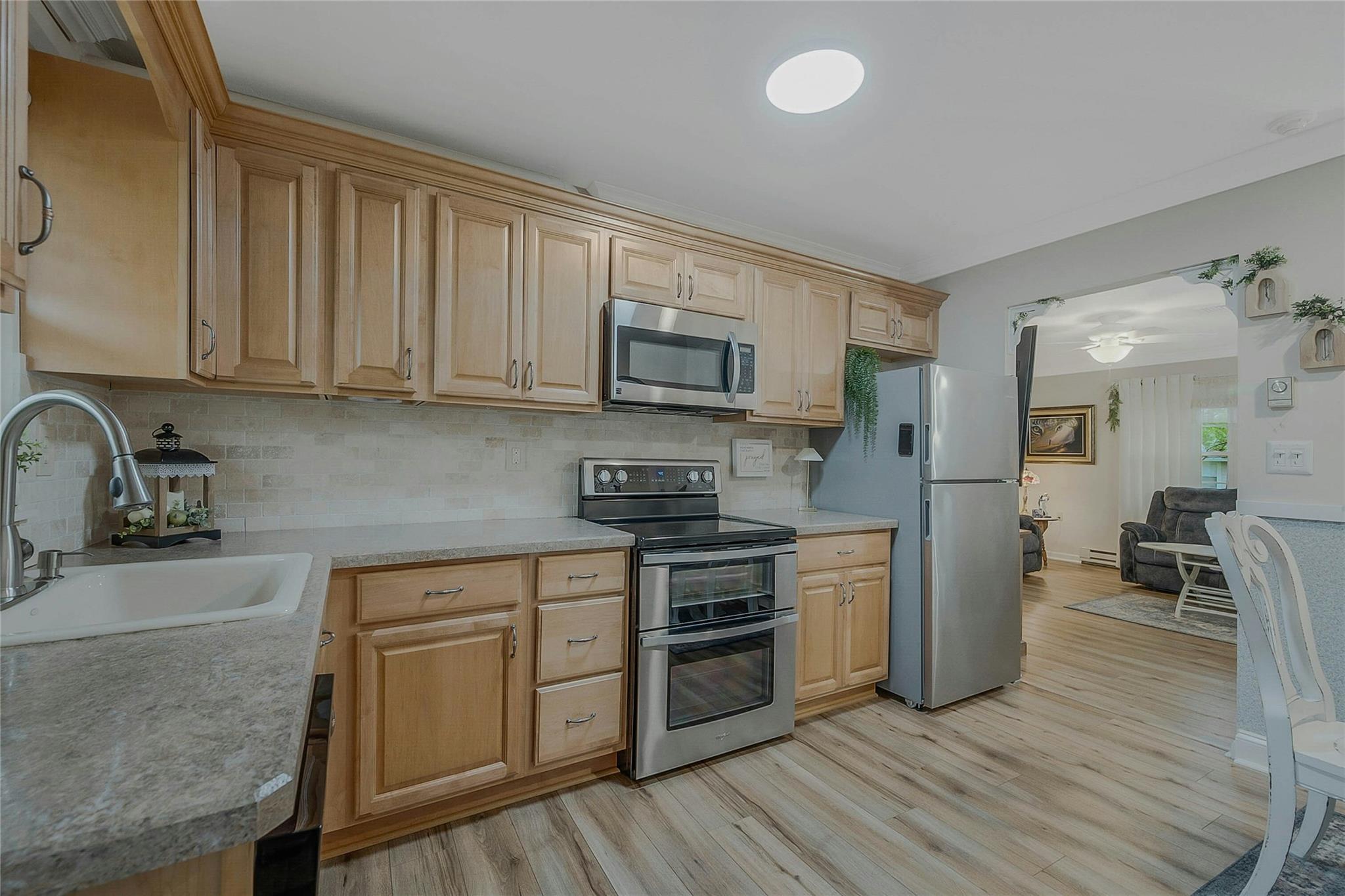 29 Trent Court #B, Ridge, New York image 5