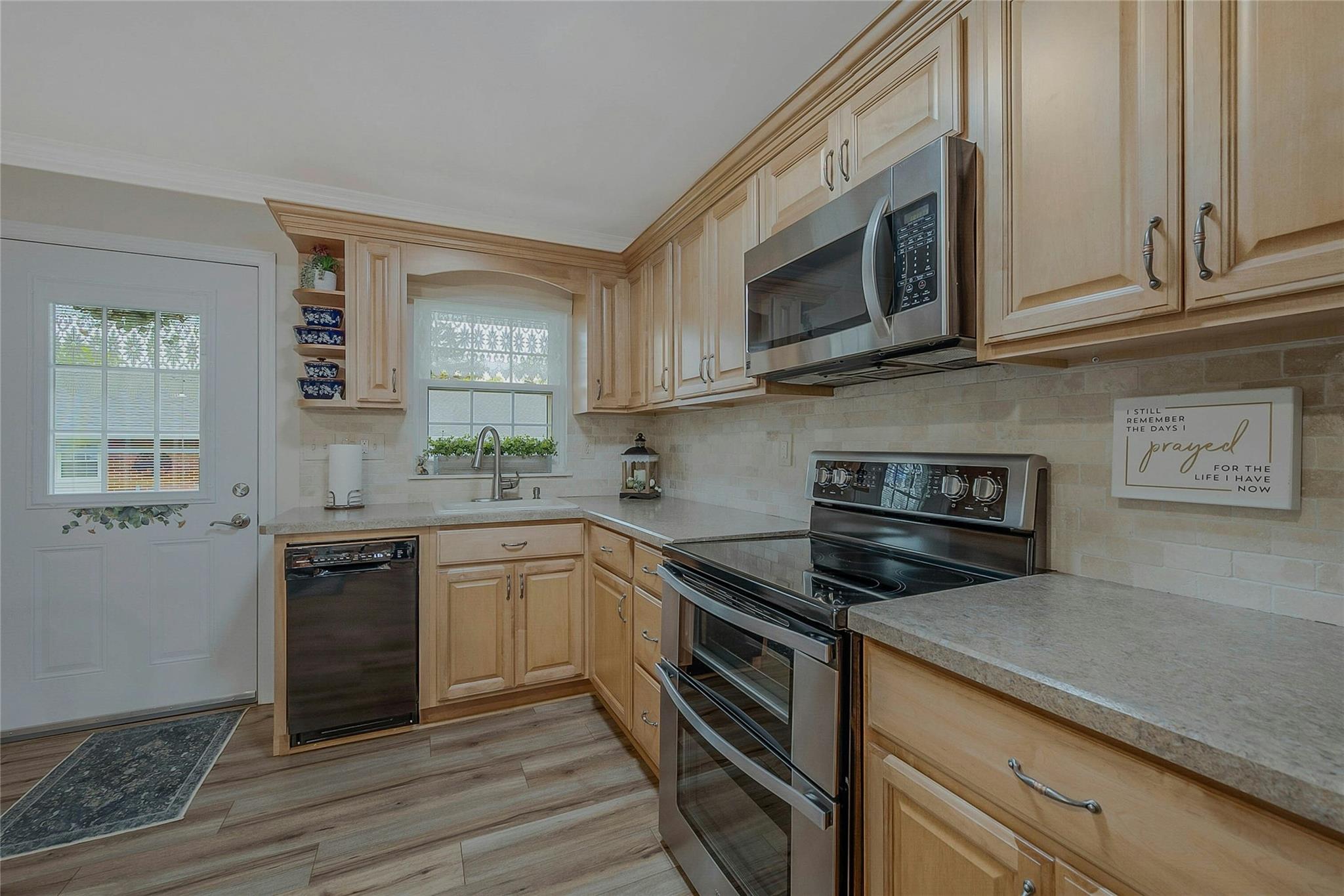 29 Trent Court #B, Ridge, New York image 6