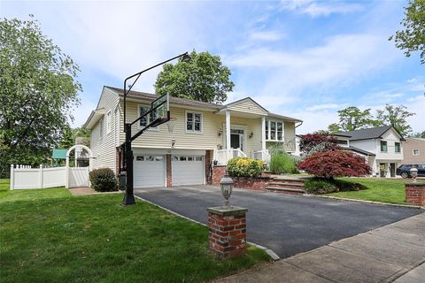 112 Ursula Drive Roslyn NY 11576