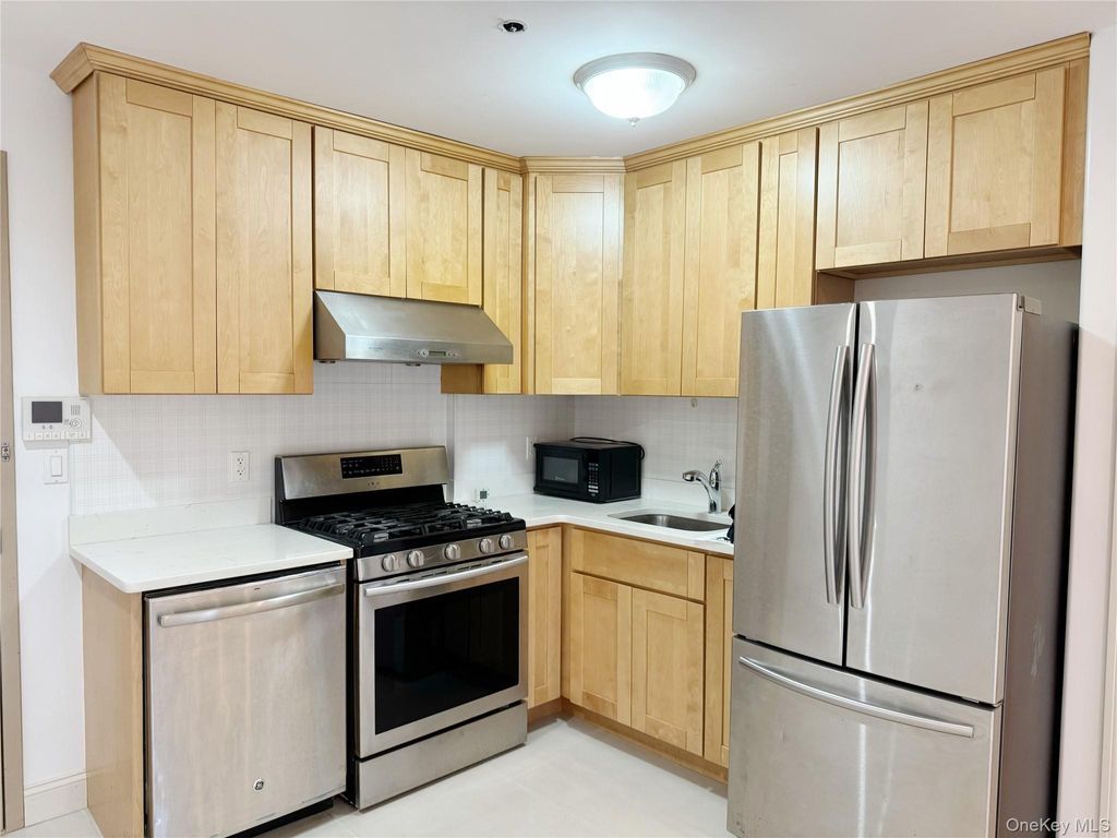 Photo of 65-38 Austin Street #2-H, Rego Park, NY 11374 (MLS # 998300)