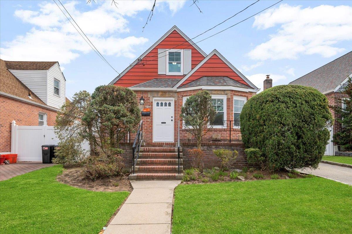 238-26 116th Road, Elmont, New York image 1