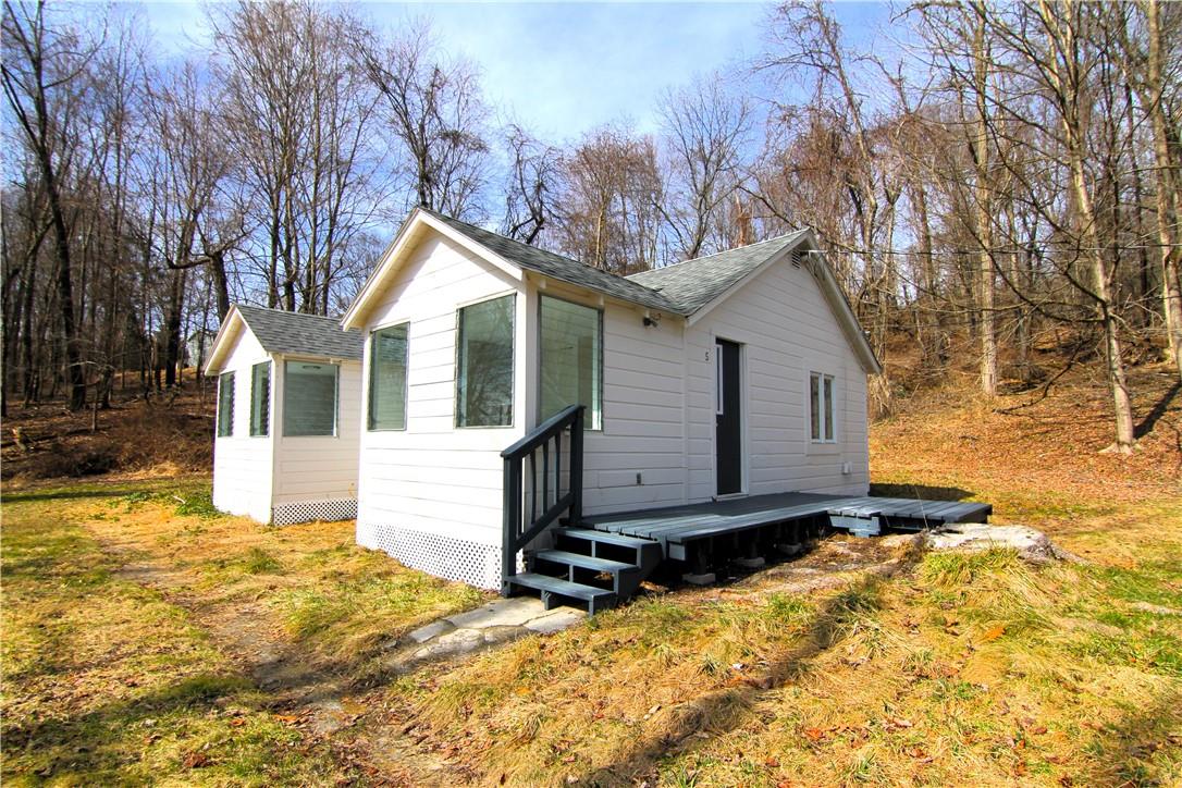 Miller Road 5, Hopewell Junction, New York - 2 Bedrooms  
1 Bathrooms  
4 Rooms - 
