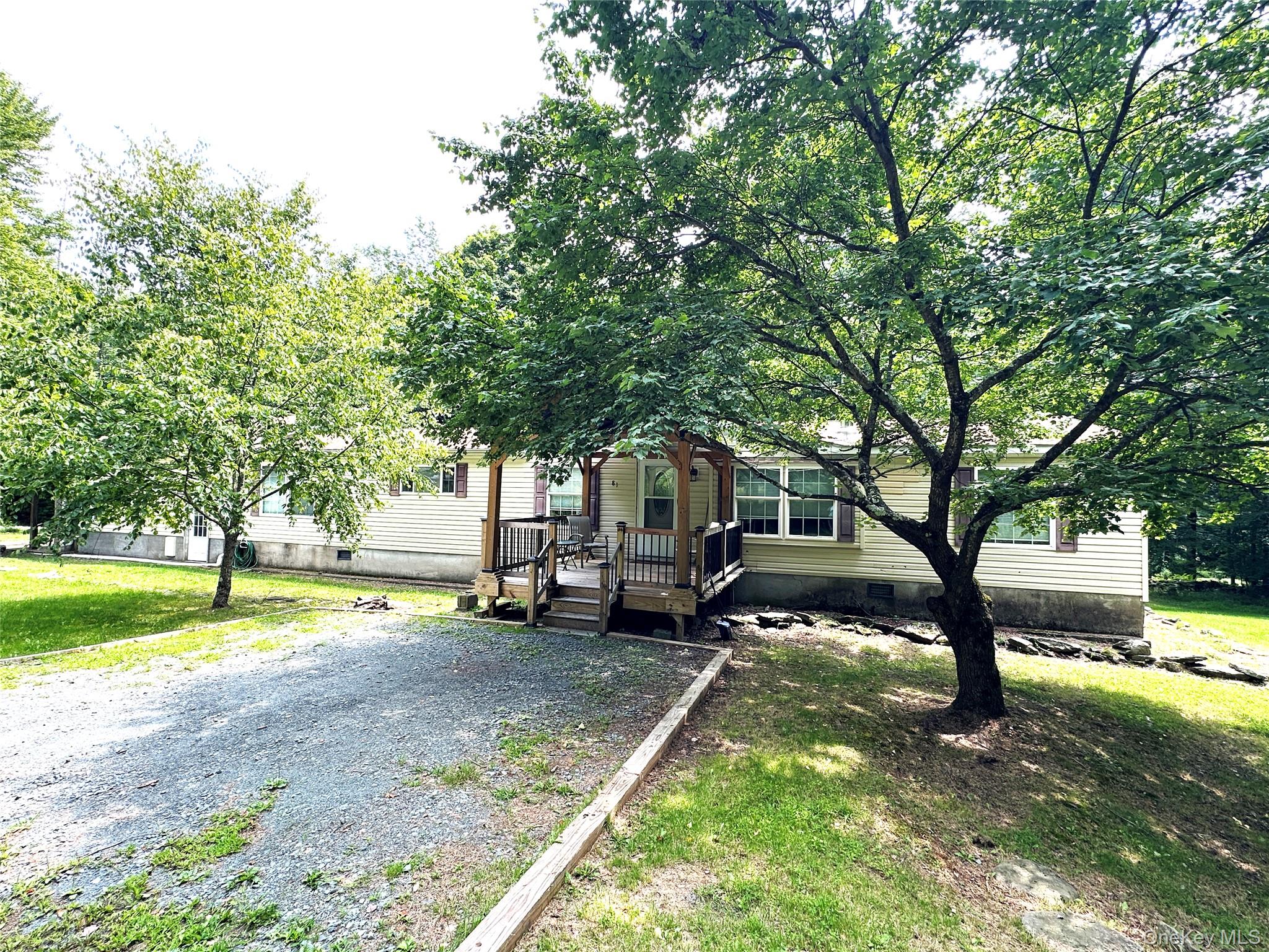 81 Lindholm Road