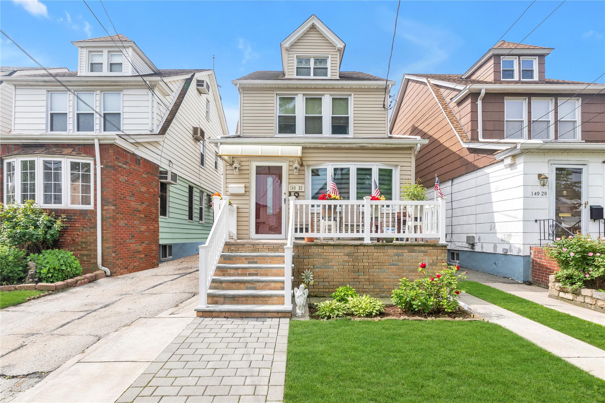 Property for Sale at 18th Avenue, Whitestone, Queens, NY - Bedrooms: 3 
Bathrooms: 2.5 
Rooms: 7  - $1,090,000