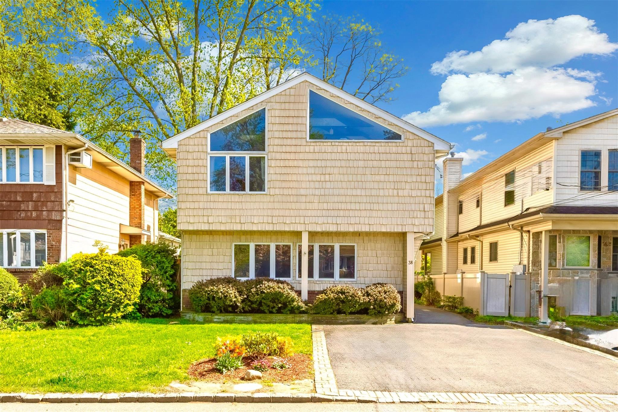 38 Corchaug Avenue, Port Washington, New York image 1