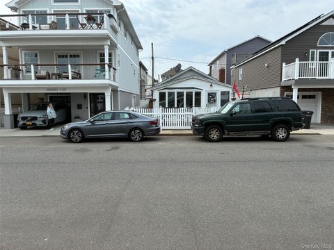 Homes For Sale - 77 Pennsylvania Avenue<br/> Nassau County, Long Beach, NY 11561