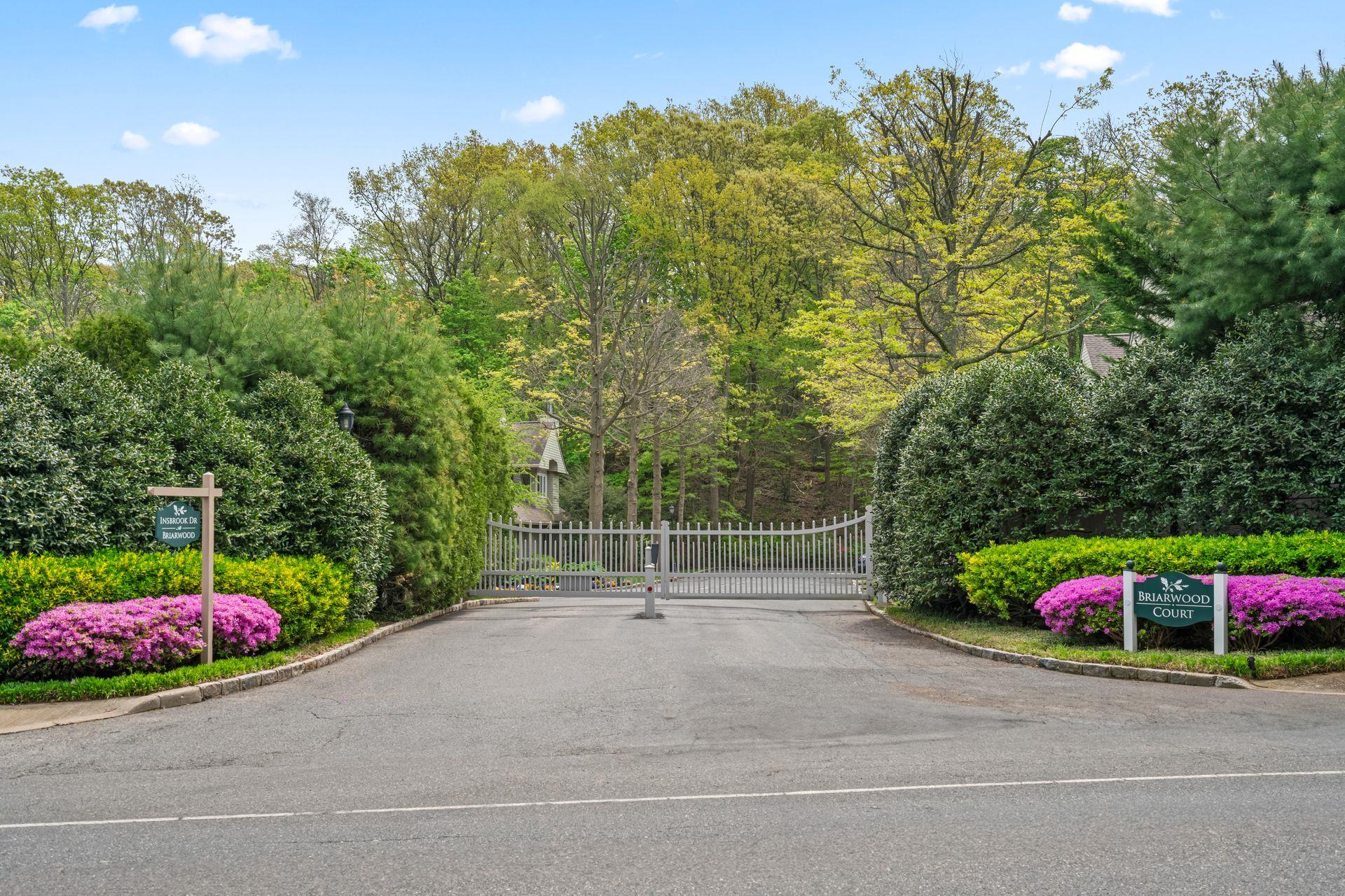 6 Insbrook Court, Huntington, New York image 2