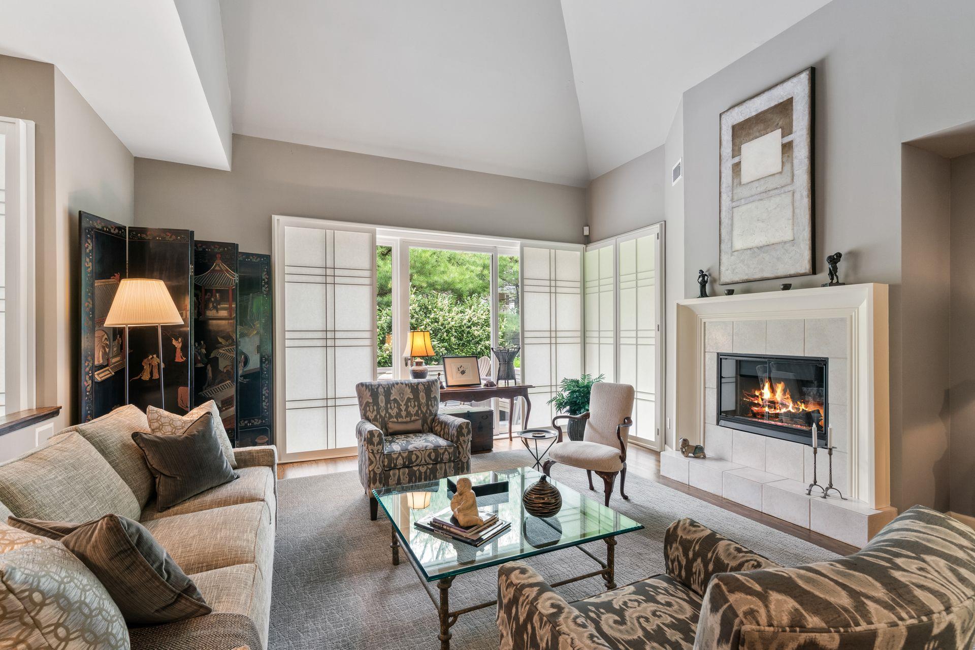 6 Insbrook Court, Huntington, New York image 4