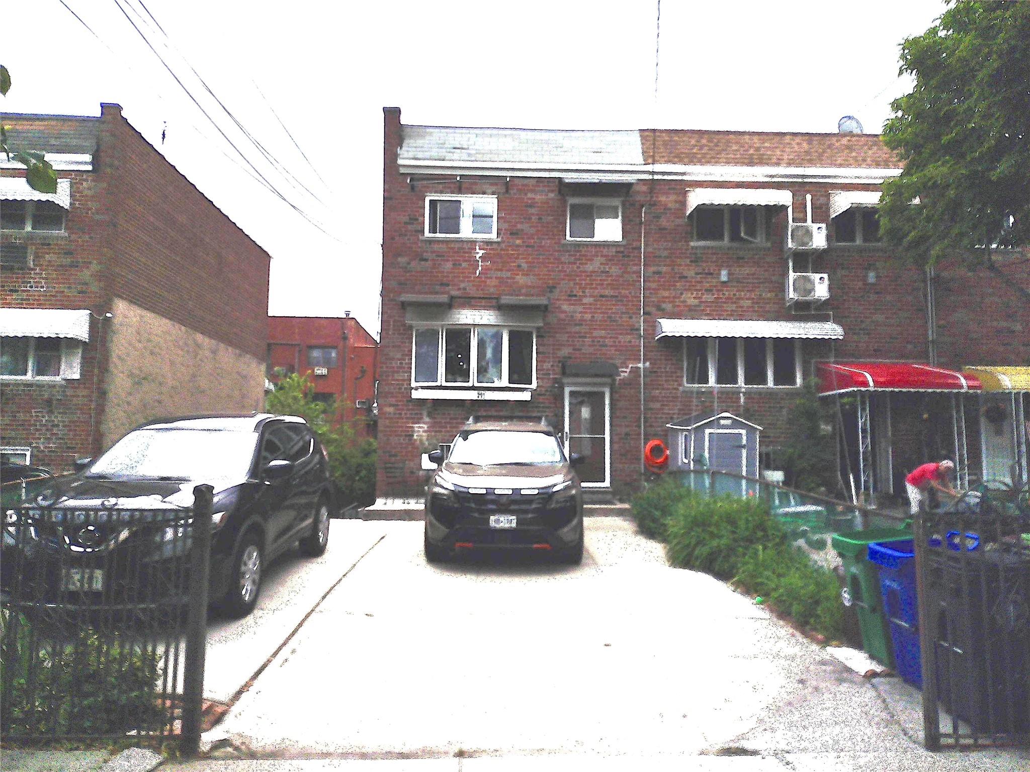 Property for Sale at Graff Avenue, Bronx, New York - Bedrooms: 5 
Bathrooms: 3 
Rooms: 6  - $750,000