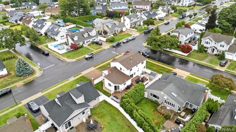 3532 Waverly Avenue Seaford NY 11783