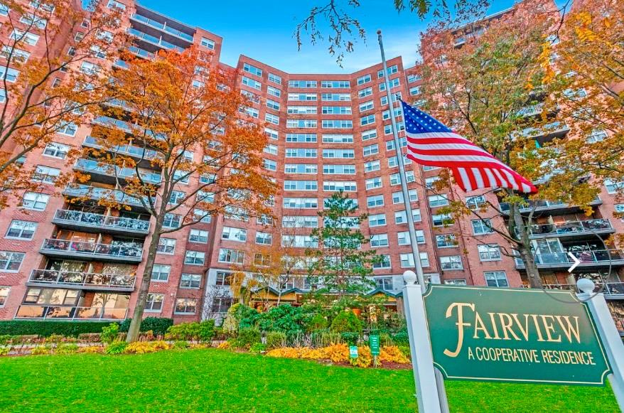 Grand Central Parkway A1105, Forest Hills, Queens, NY - 2 Bedrooms  
2 Bathrooms - 